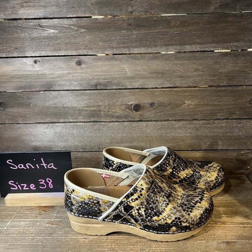Womens Sanita Snake Scale Print Leather Comfort Clogs Shoes EUR 38 US 7 M GUC - Picture 1 of 6